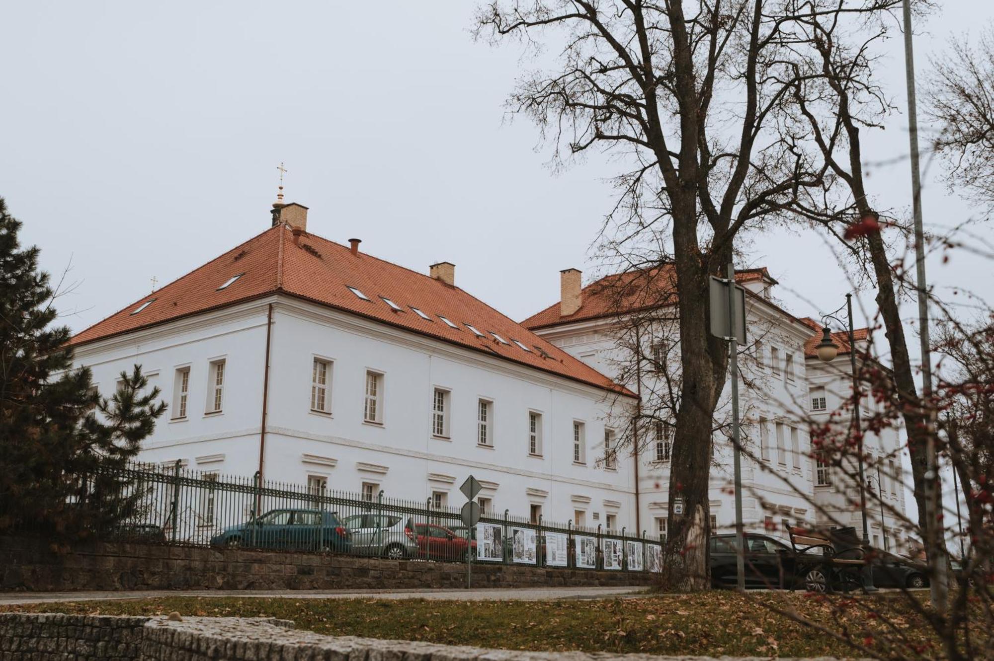 Pokoje Goscinne Domu Pielgrzyma W Supraslu Luaran gambar
